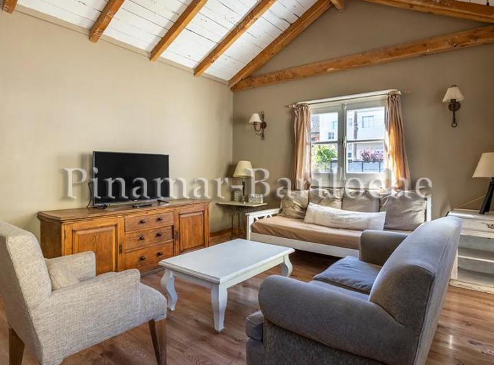 Foto de Casa en alquiler en Bariloche zona centro, 2 dorm a 4 cuadras del Lago, imagen 3