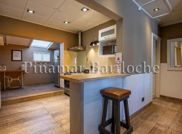 Foto de Casa en alquiler en Bariloche zona centro, 2 dorm a 4 cuadras del Lago - 989, imagen 4
