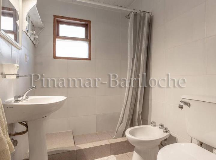 Cabaña en alquiler con 2 dorm en Villa La Angostura al pie del Cerro Bayo 1121 3
