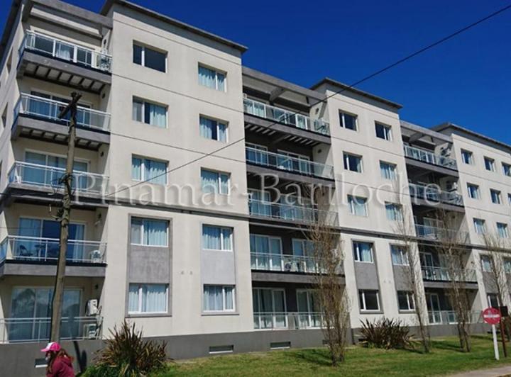 Departamento en alquiler en Pinamar cerca del centro - 2 amb con amenities - 775