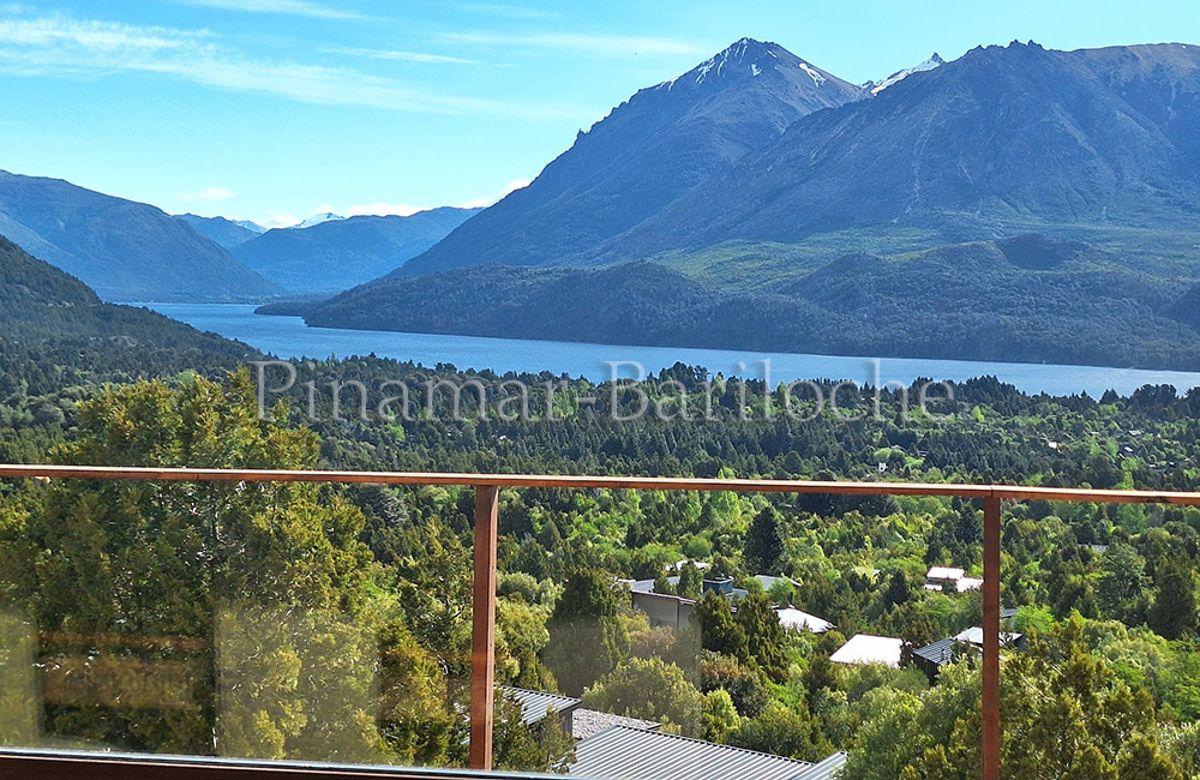 Casa en alquiler en Bariloche con vista al Lago Gutierrez - 4 Dorm - 4 Baños - 779