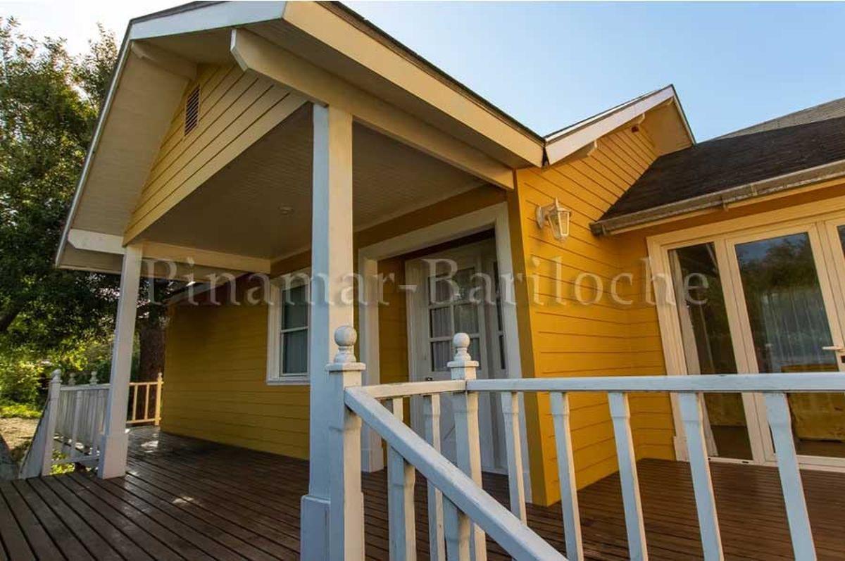 Casa en alquiler Cariló a metros de la playa - 4 Dormitorios - Pileta - 1127