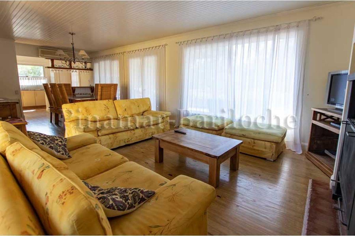 Foto de Casa en alquiler Cariló a metros de la playa - 4 Dormitorios - Pileta, imagen 2