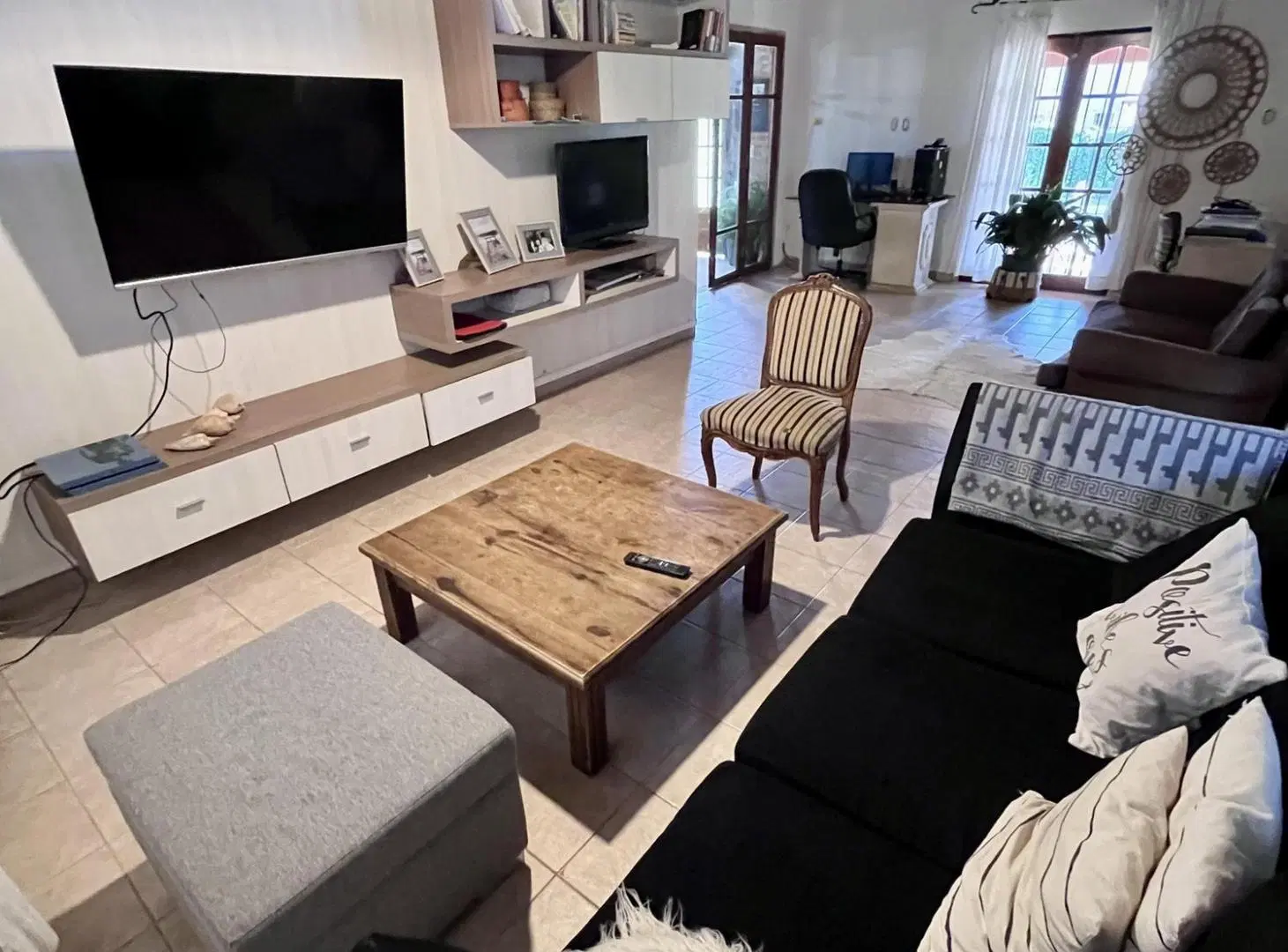 Casa de 2 dormitorios en Rivera Indarte! Con entrepiso! 5