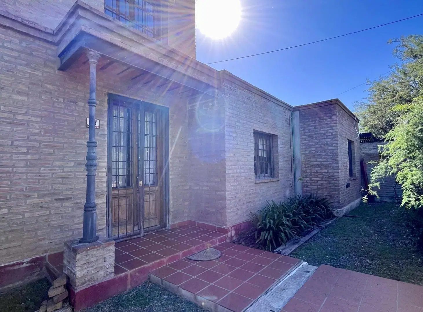 Casa de 2 dormitorios en Rivera Indarte! Con entrepiso! 2