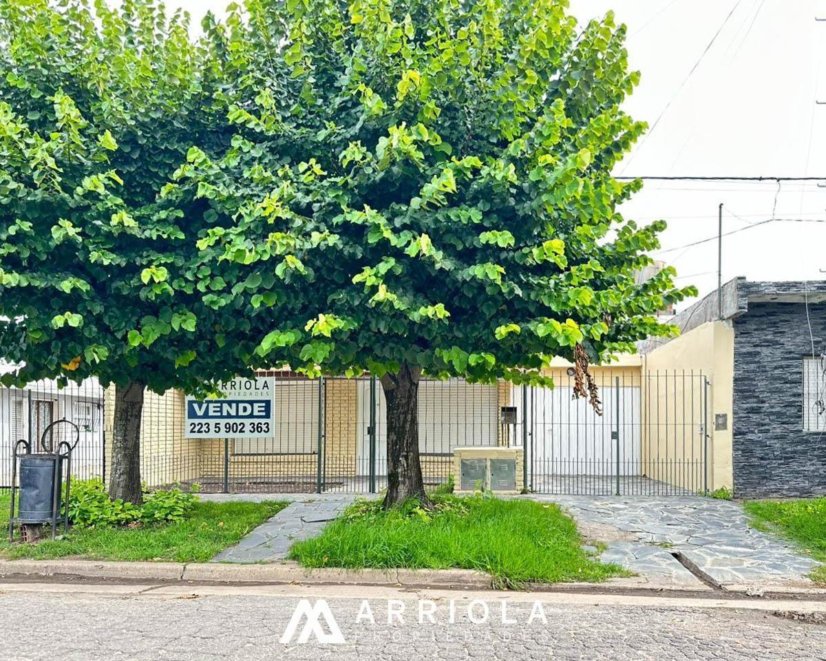 Block Dos PH de 3 Amb. c/u con Patio en Martinez de Hoz y 12 de Octubre 2