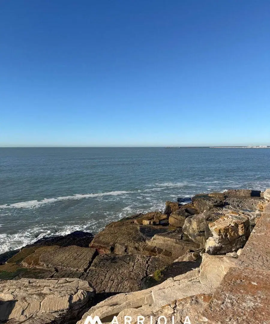 Monoambiente dividido, hecho a nuevo, con vista al mar. 3