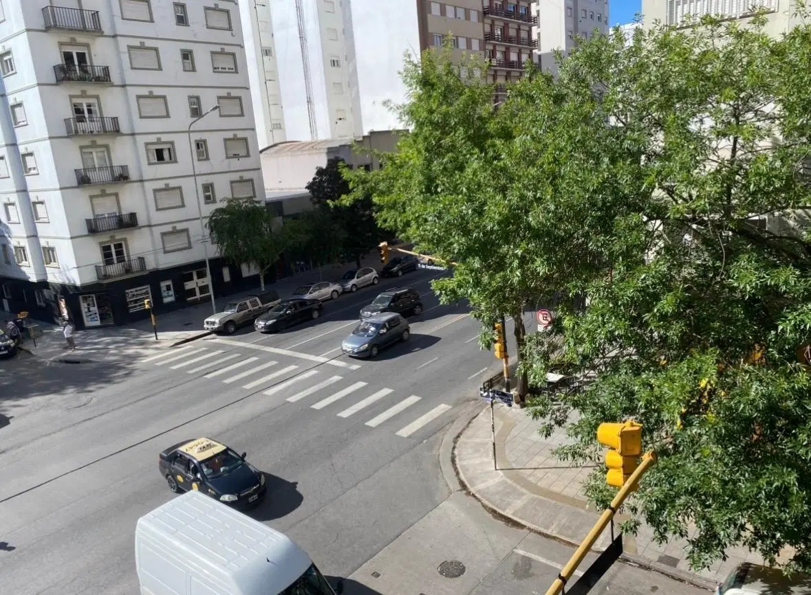 Departamento de 2 amb. a la calle. 3