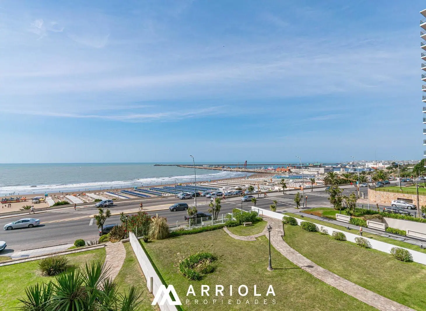 Semipiso 4 ambientes con cochera y baulera. Frente al mar en Playa Grande, Mar del Plata. 4