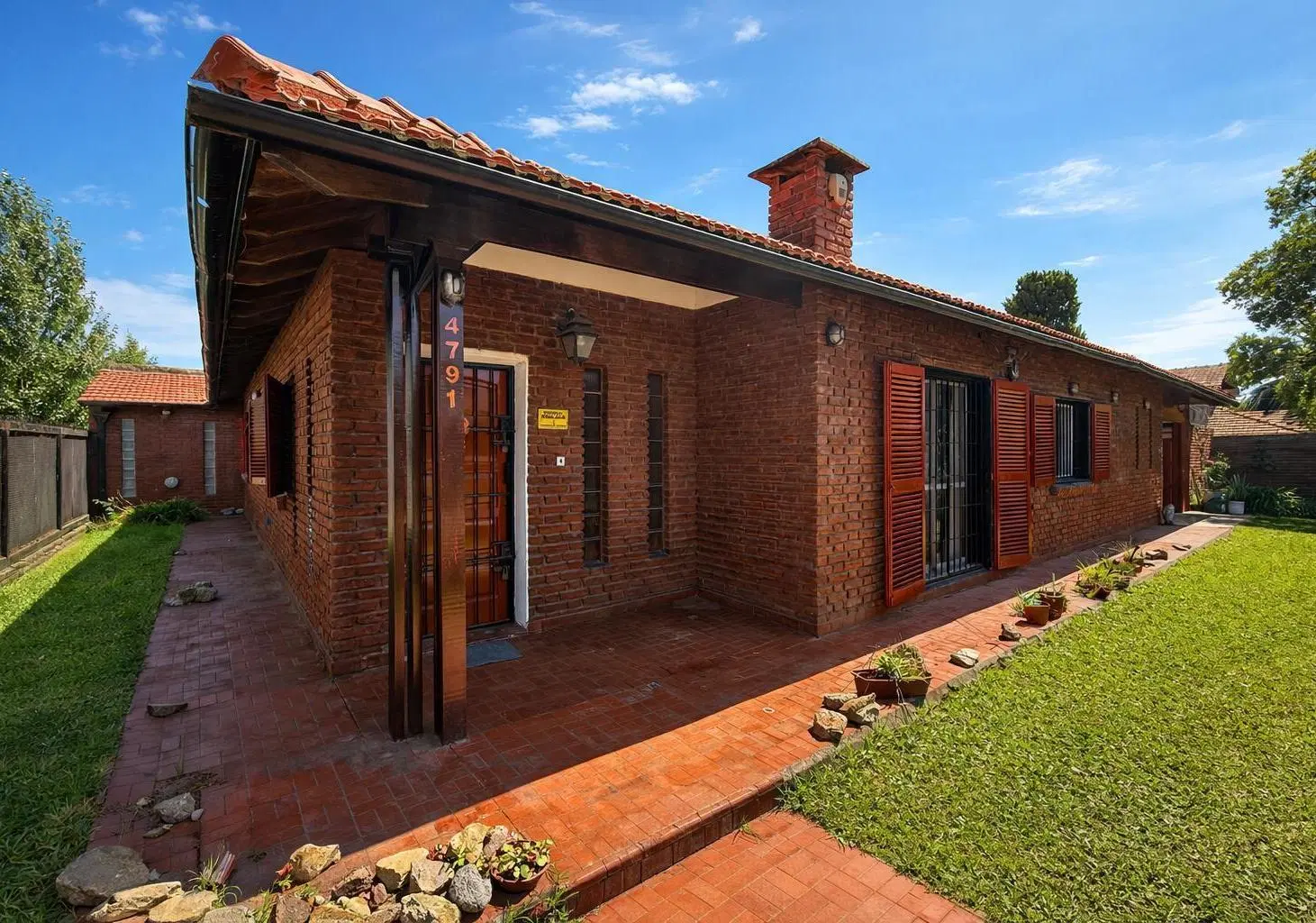 Casa de 5 ambientes en Barrio Alfar sobre lote de 845 m2 5
