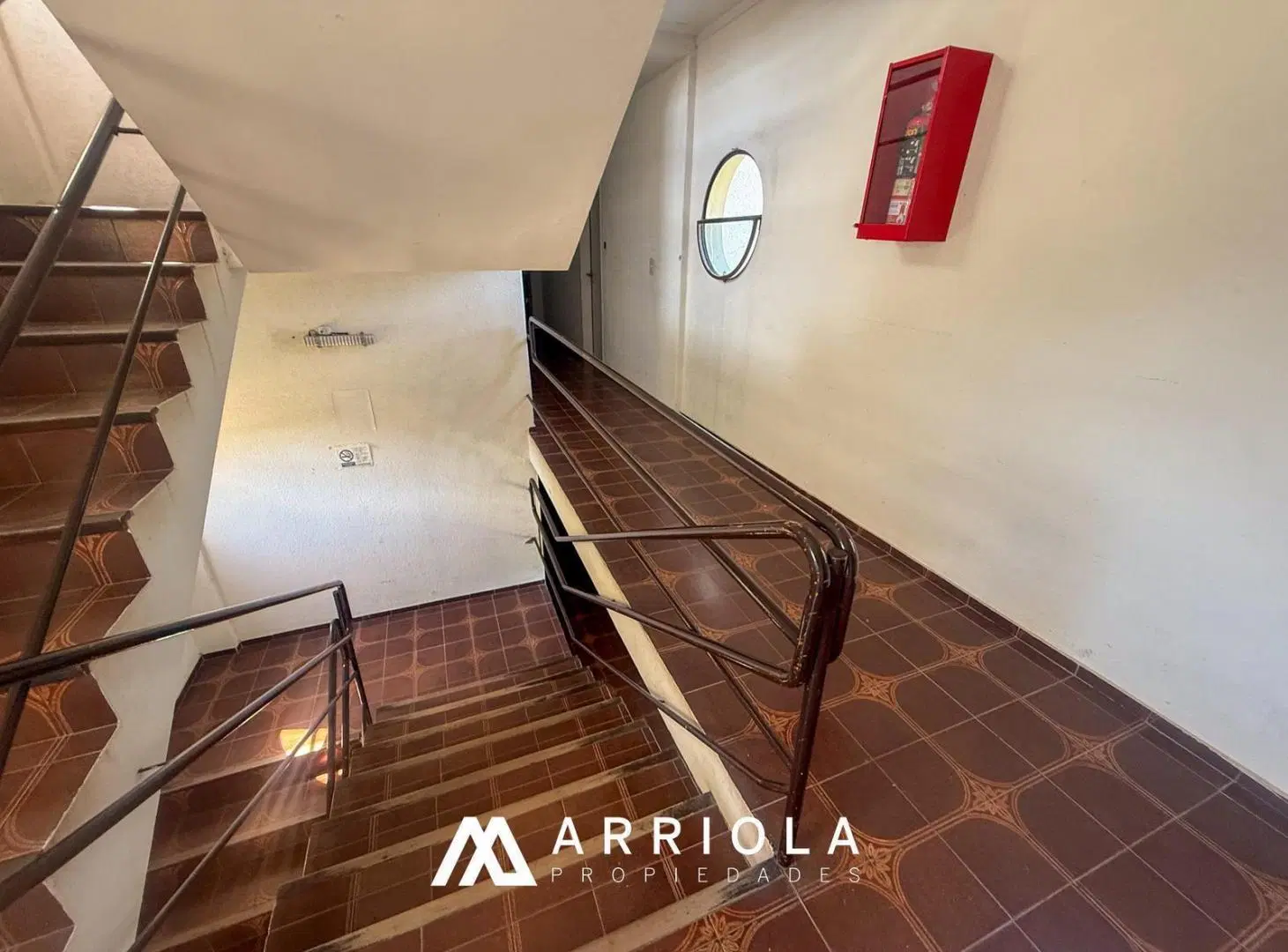 Departamento de 3 ambientes con cochera fija - Barrio Alfar 4