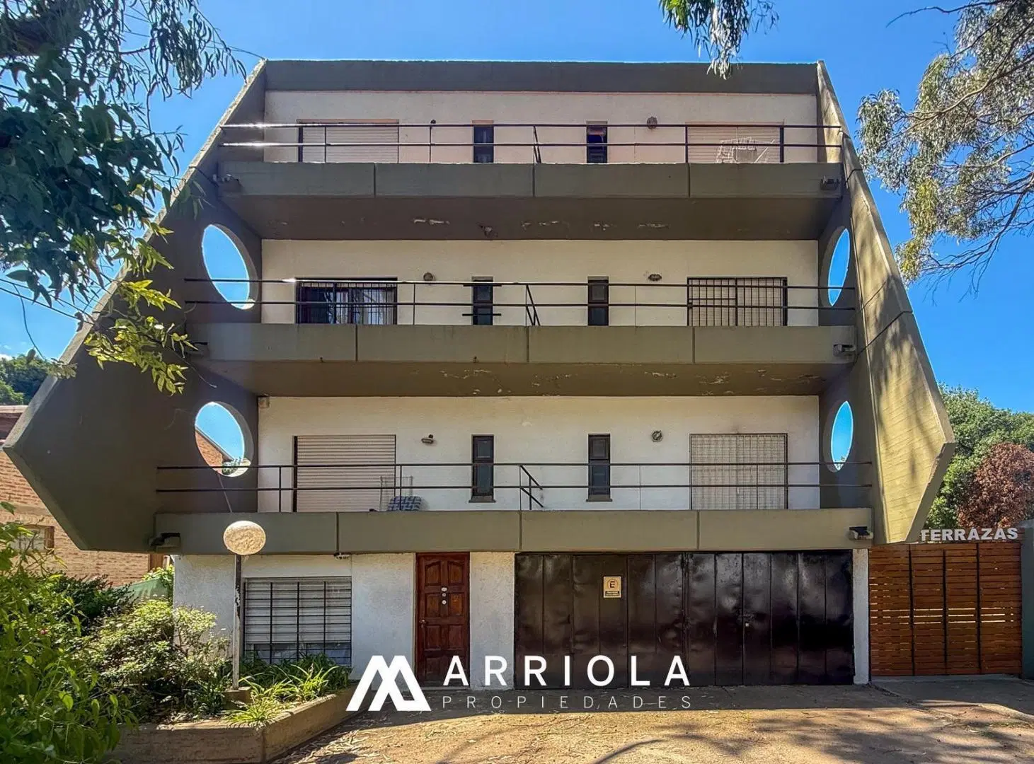Departamento de 3 ambientes con cochera fija - Barrio Alfar 3