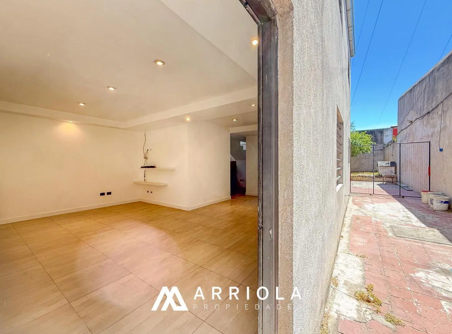 Casa MODERNA de 5 ambientes en lote propio 4