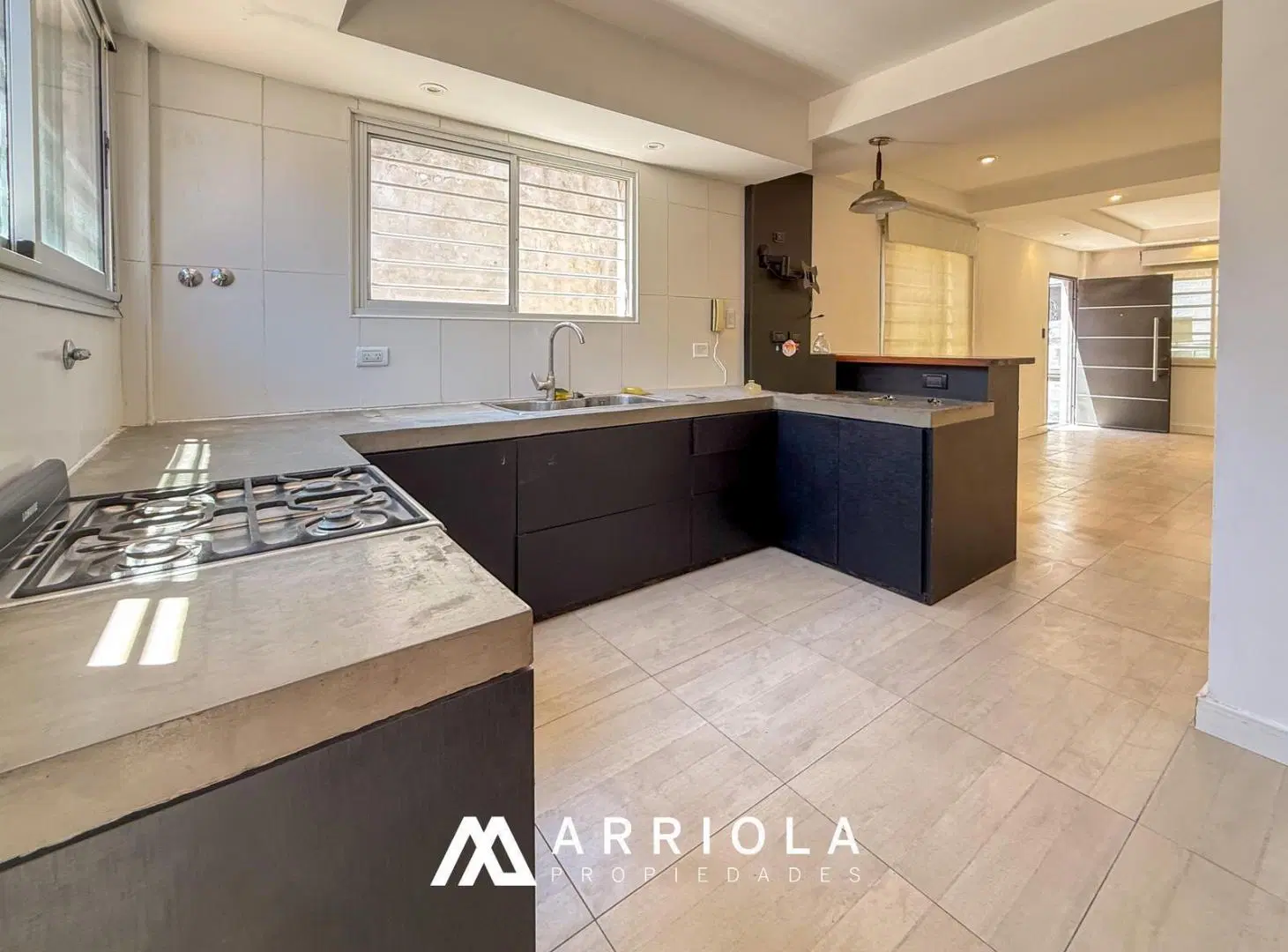 Casa MODERNA de 5 ambientes en lote propio 8