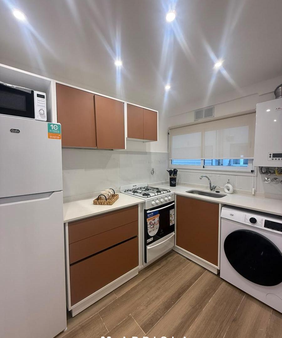 Foto de Departamento 3 ambientes con espacio de cochera y balcón. Hecho a, imagen 1