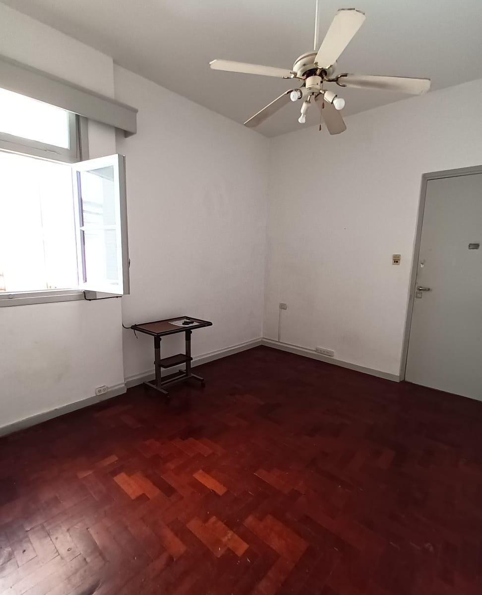 Departamento Dos Ambientes Sobre Av Independencia 5