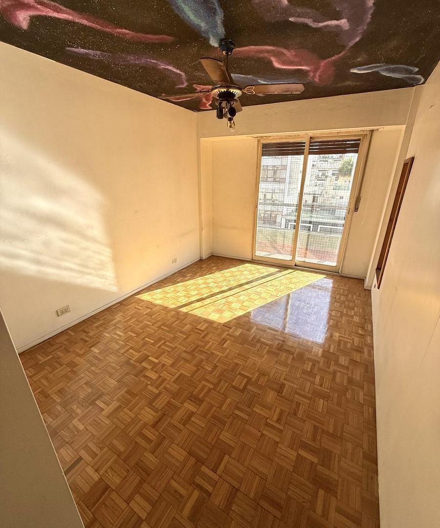3 ambientes al frente | Muy Luminoso | Piso alto | Balcón corrido | Cochera opcional