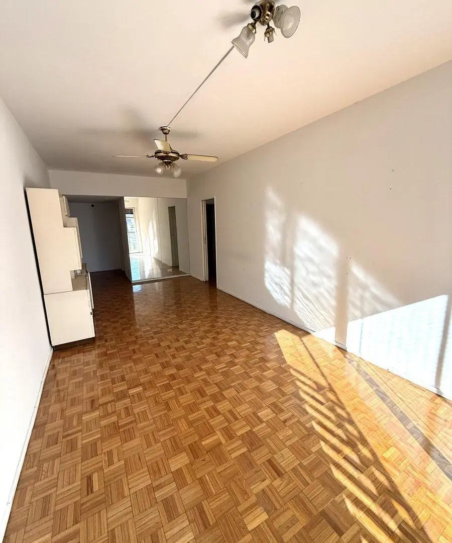3 ambientes al frente | Muy Luminoso | Piso alto | Balcón corrido | Cochera opcional 4