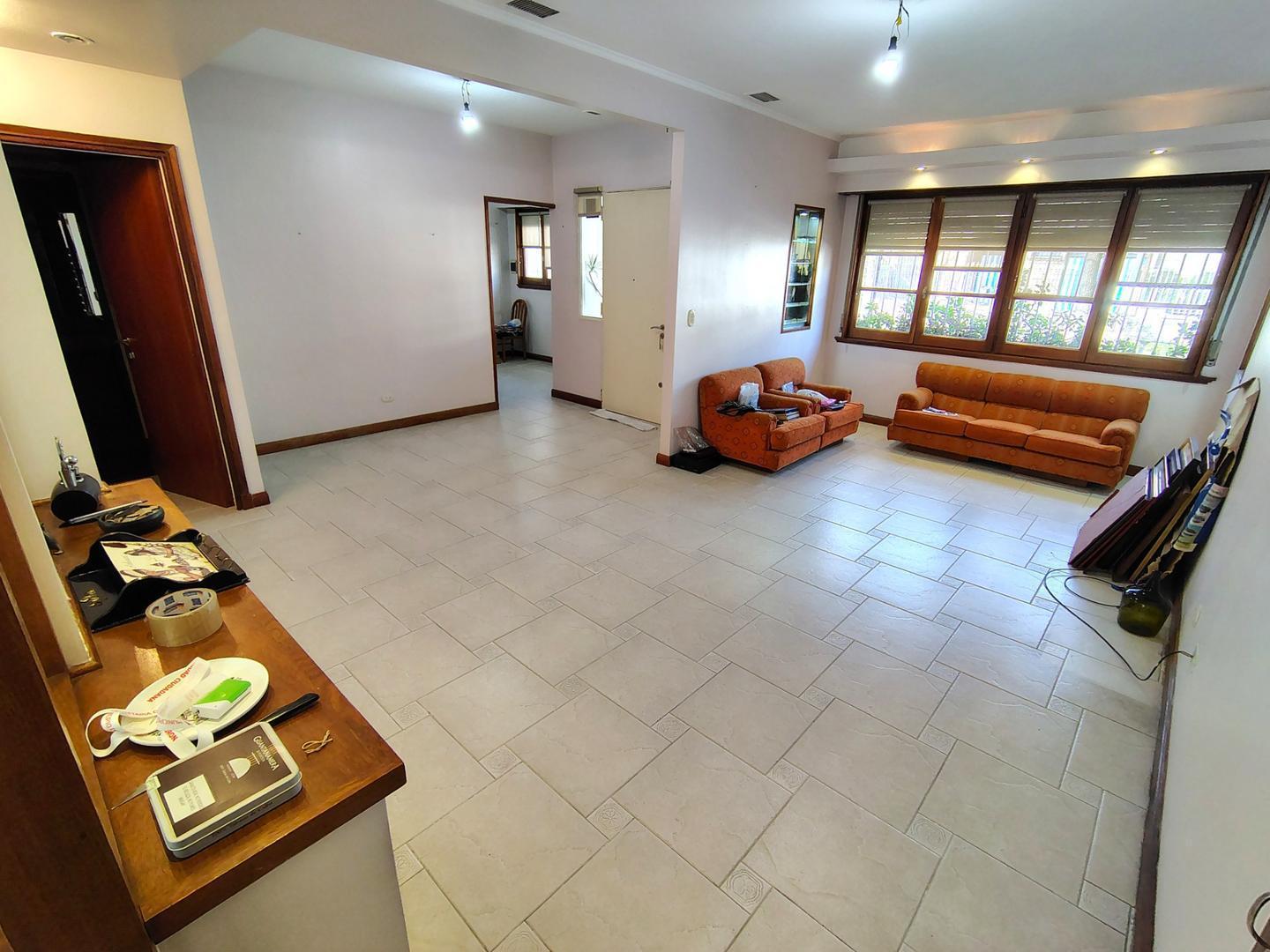 Casa en Venta 5 Ambientes Haedo Chico Excel. Construcción