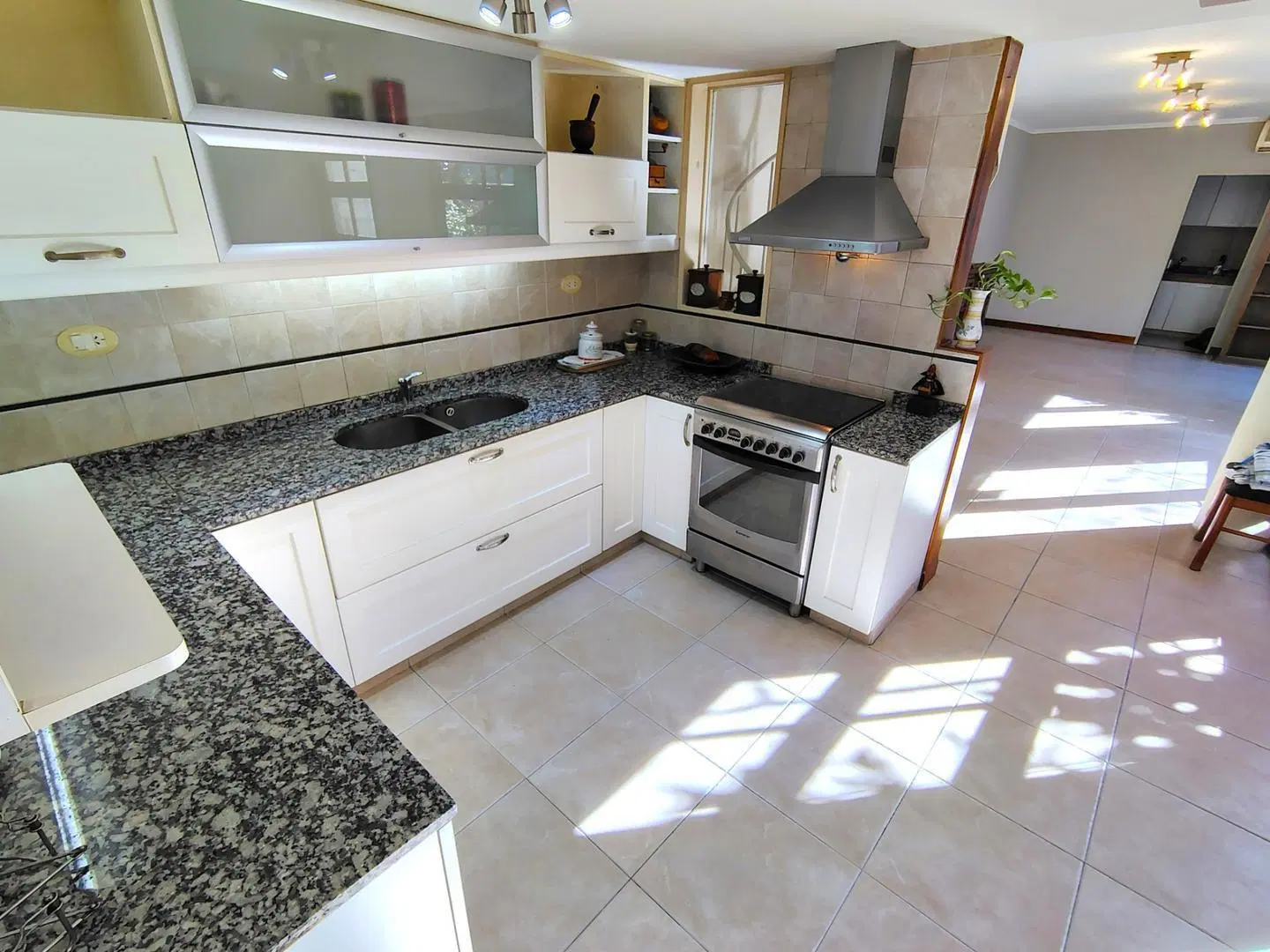 Casa en Venta 5 Ambientes Haedo Chico Excel. Construcción 3