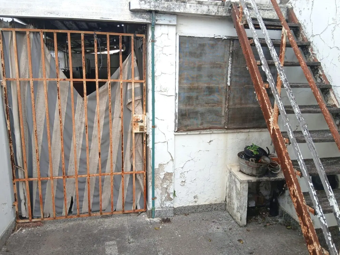 PH 2 Ambientes en Venta Haedo Norte a Refaccionar PB Frente 5
