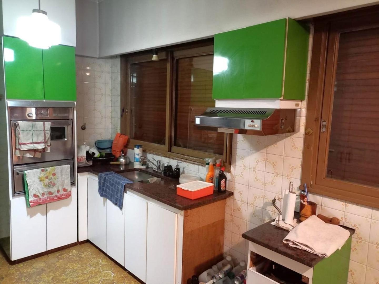 Foto de Casa en Venta 5 Amb. Villa Sarmiento Garaje Balcón Terraza, imagen 4