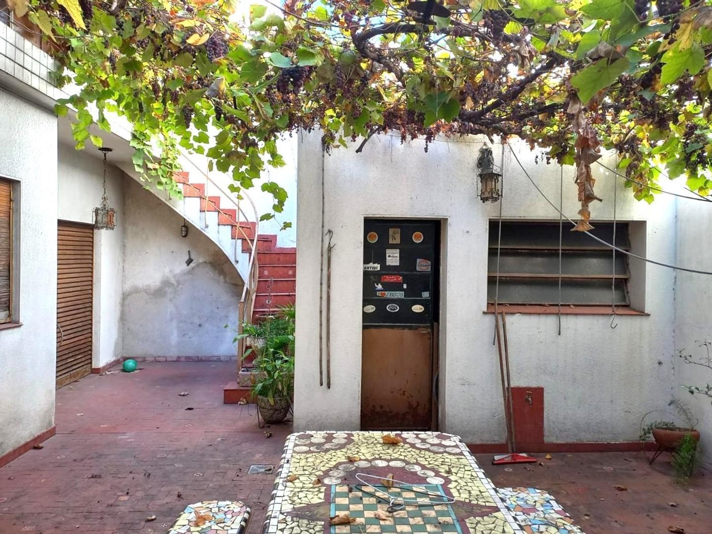 Foto de Casa en Venta 5 Amb. Villa Sarmiento Garaje Balcón Terraza, imagen 5
