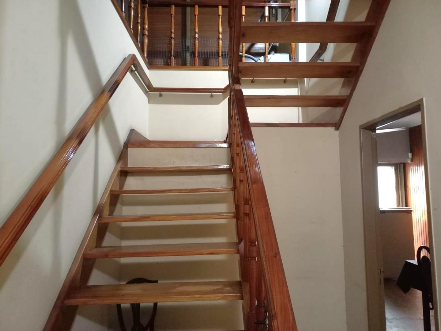 Foto de Casa en Venta 5 Amb. Villa Sarmiento Garaje Balcón Terraza, imagen 1