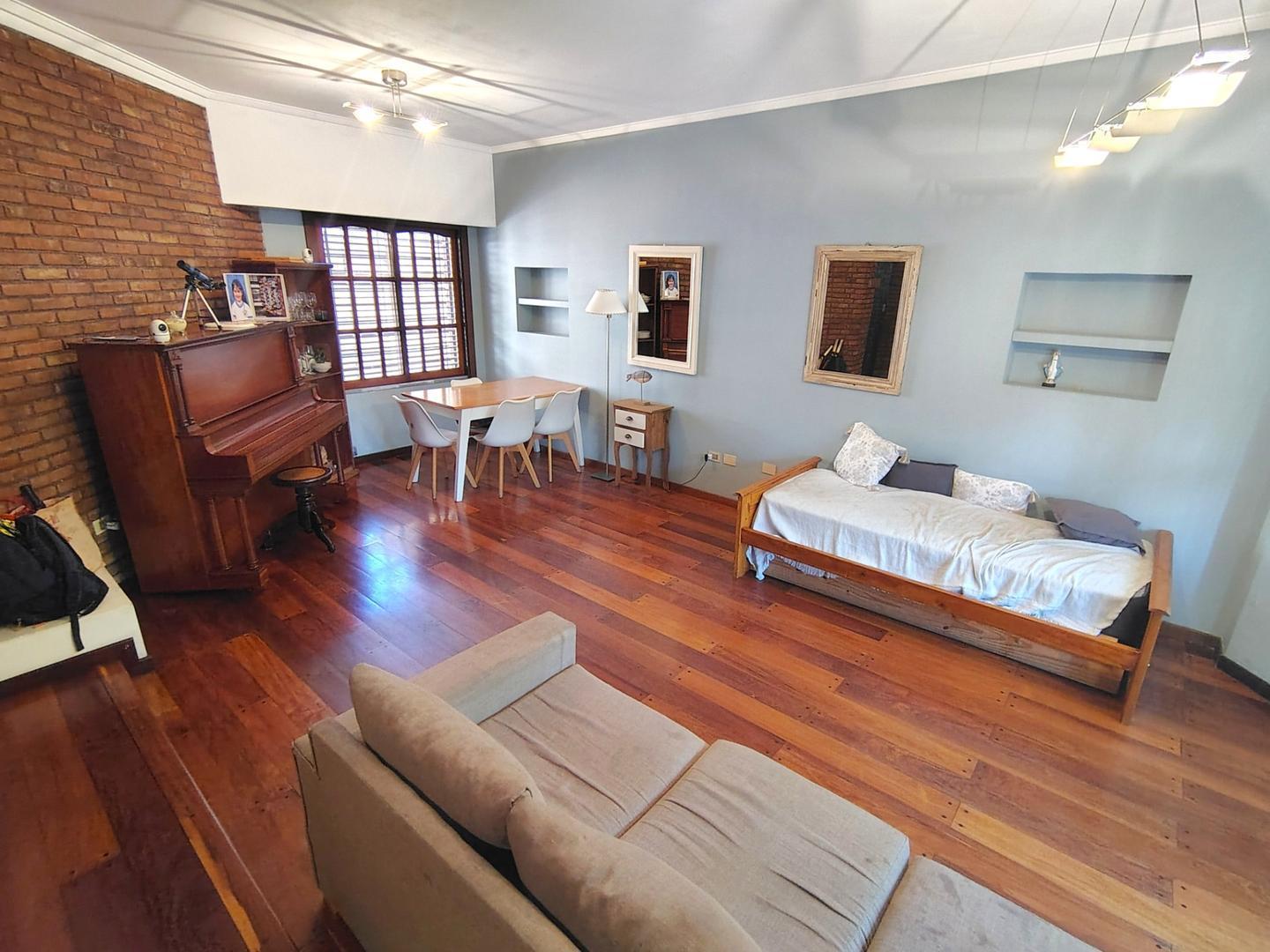 Foto de Chalet en Venta 4 Ambientes Haedo B° Guemes Parque piscina, imagen 3