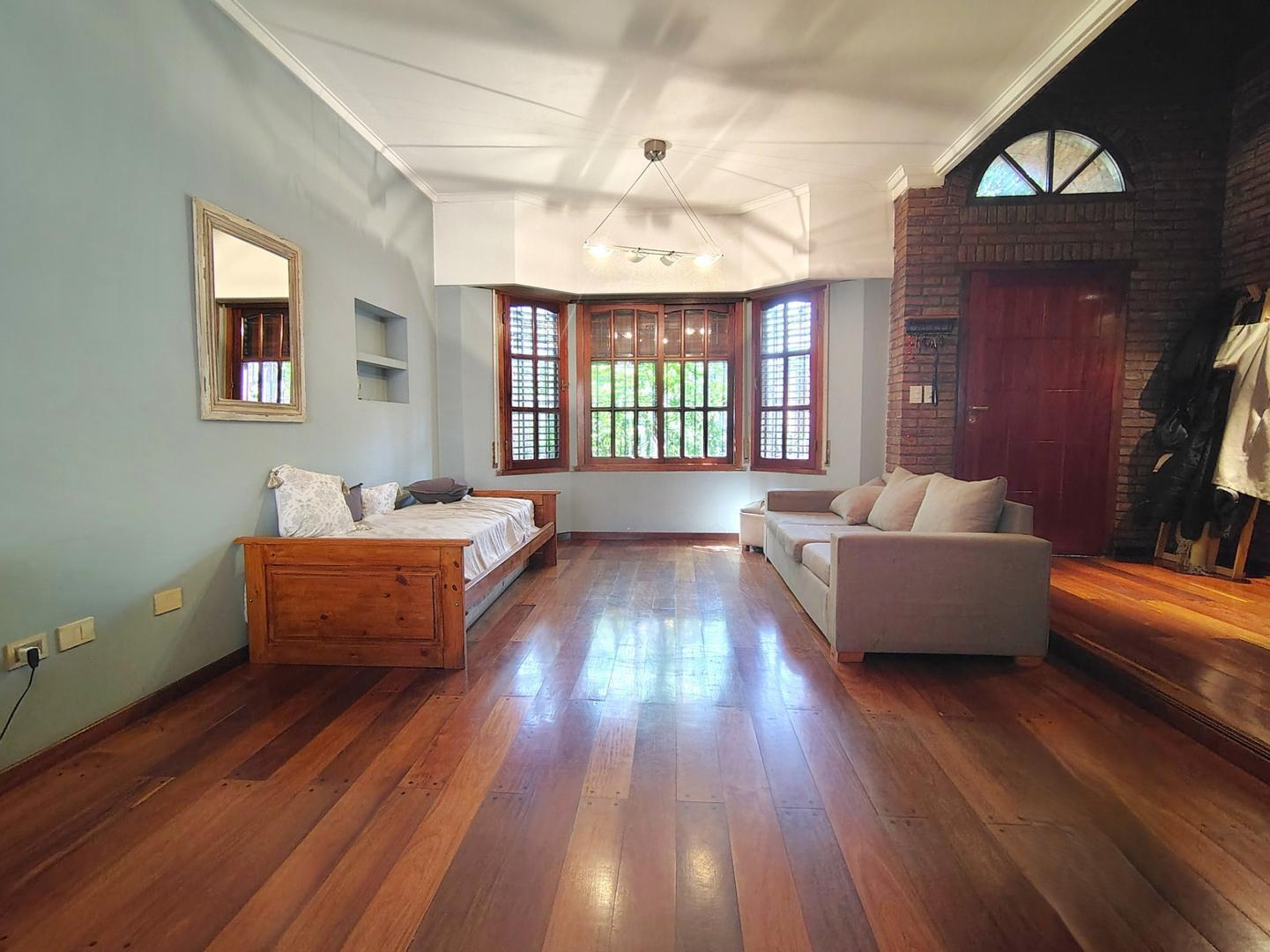 Foto de Chalet en Venta 4 Ambientes Haedo B° Guemes Parque piscina, imagen 4