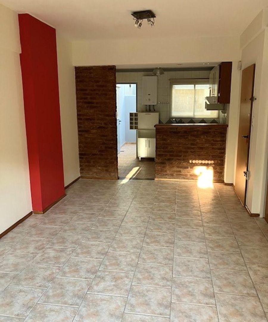 Dúplex 3 ambientes con patio en venta Barracas