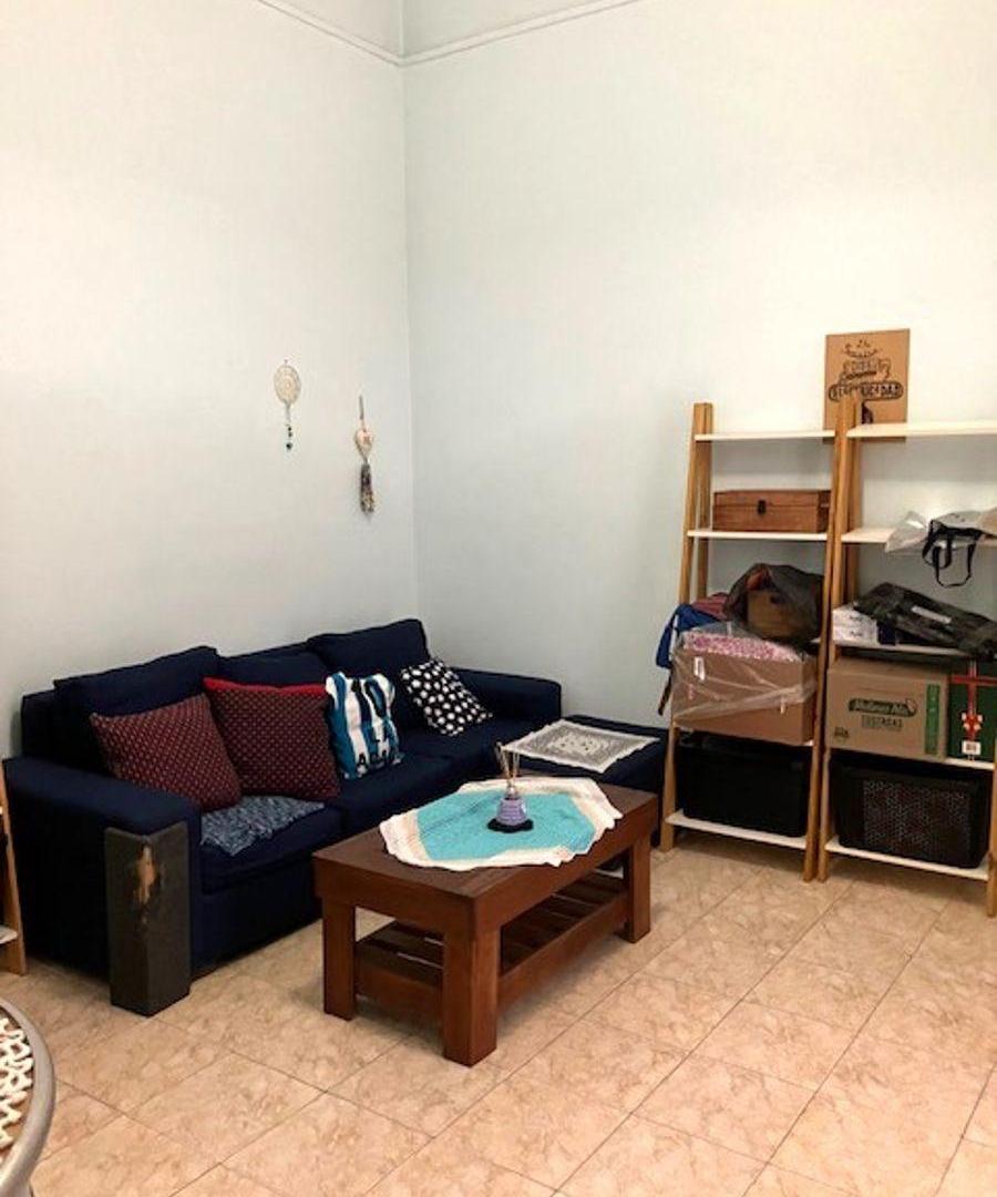 Casa en terreno propio con local en venta Barracas