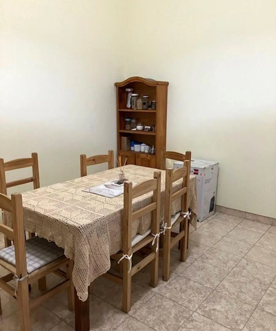 Casa en terreno propio con local en venta Barracas 5