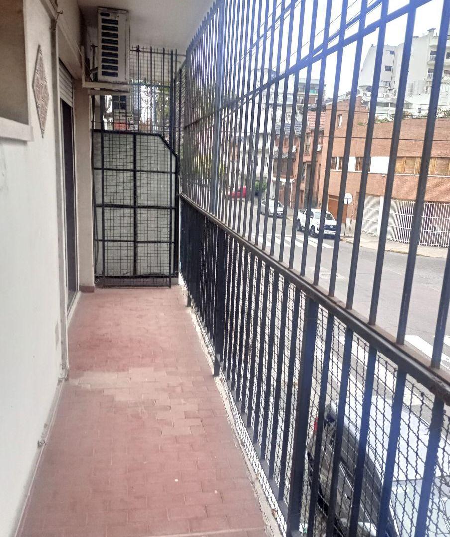 3 ambientes al frente con balcón corrido en venta Barracas
