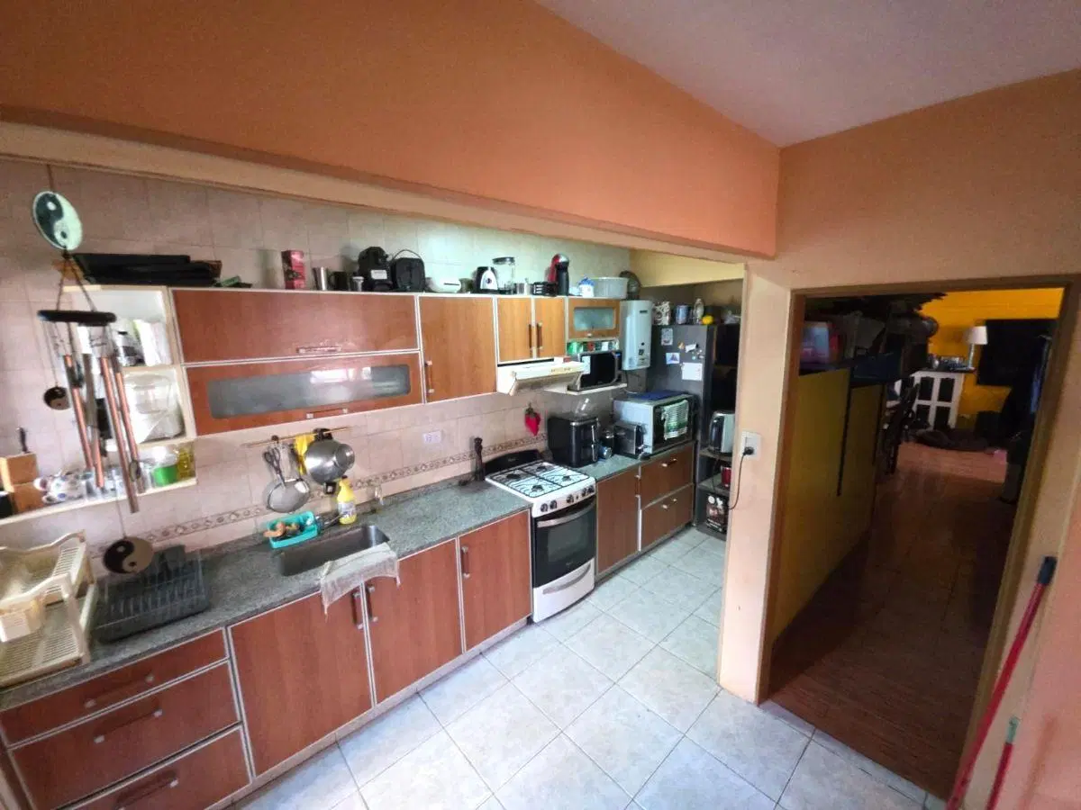 4 ambientes con balcón en venta - La Boca 4