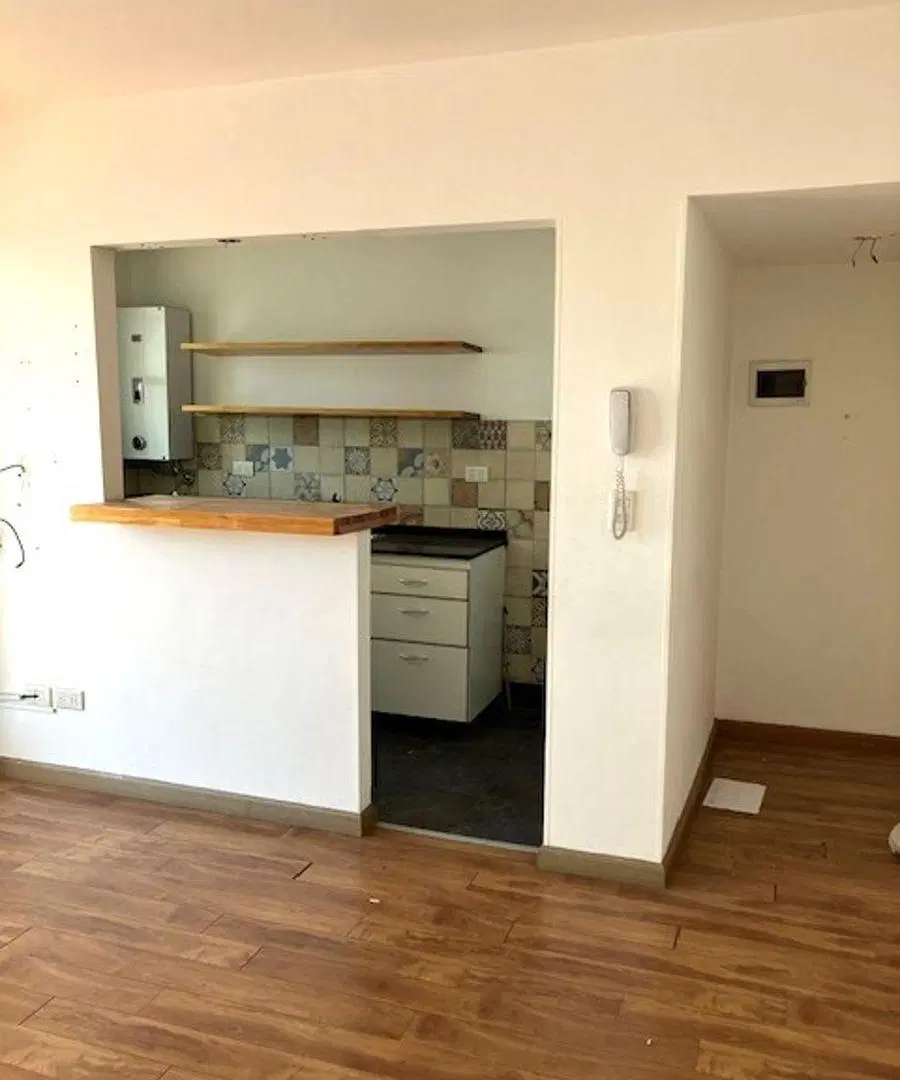 2 ambientes al contrafrente con balcón en venta Barrio San Cristobal 5