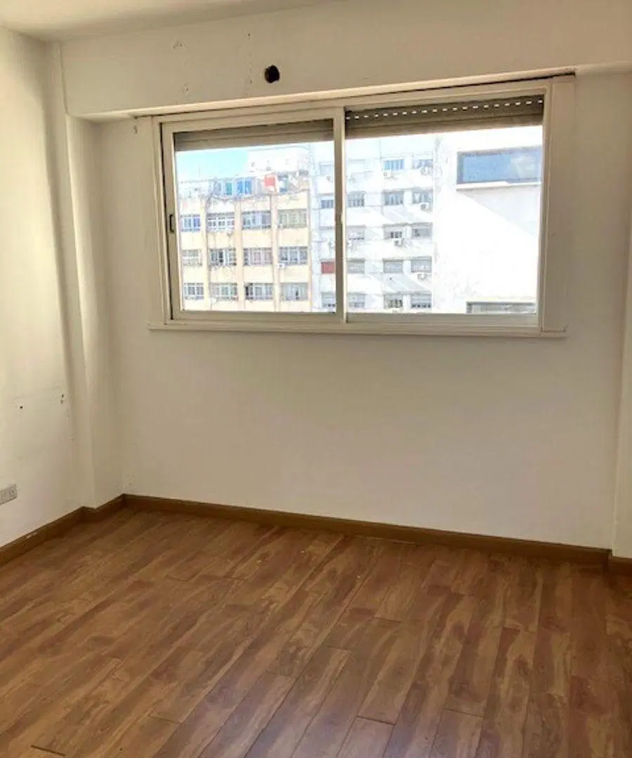 2 ambientes al contrafrente con balcón en venta Barrio San Cristobal 4