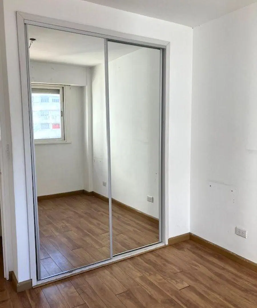2 ambientes al contrafrente con balcón en venta Barrio San Cristobal 3