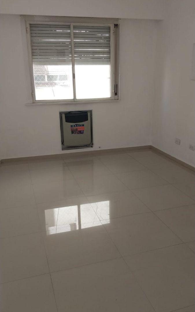 Foto de 2 ambientes todo reciclado en venta sobre Avenida Pueyrredón, imagen 2