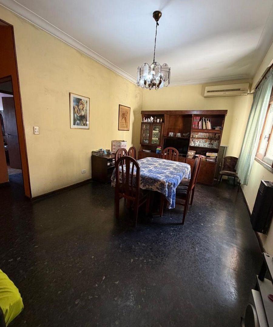 Foto de 3 ambientes con dependencia sobre Av. Montes de Oca en venta Barracas, imagen 1