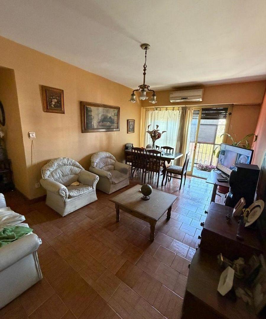 Foto de 3 ambientes al frente con balcón sobre Avenida Montes de Oca en venta, imagen 1