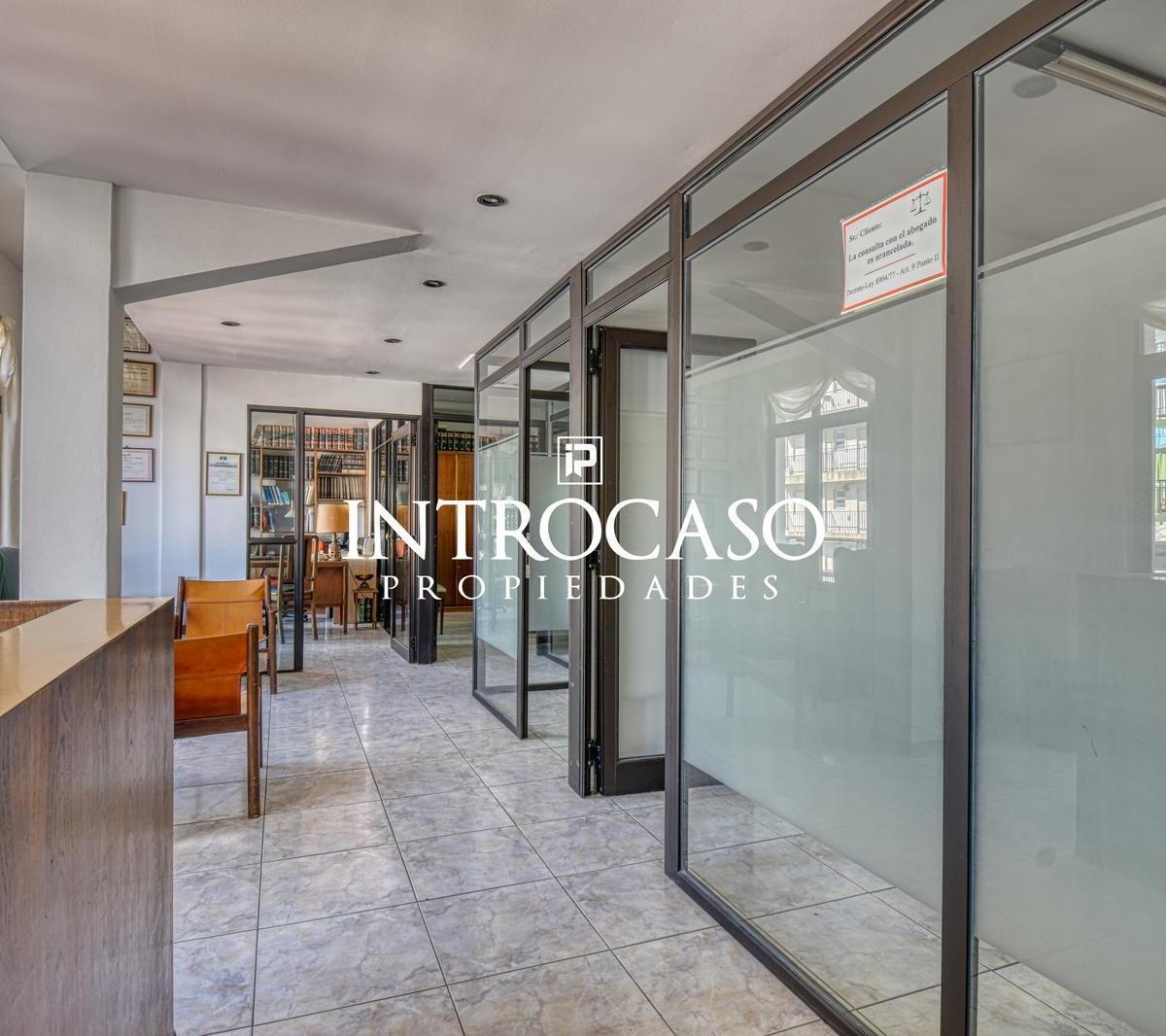 Foto de Venta Permuta Oficina Amplia Balcon al frente, imagen 3