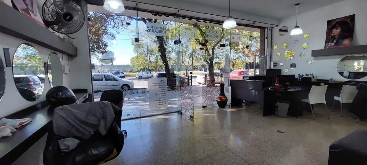 Alquiler Amplio Local Comercial Patio 5