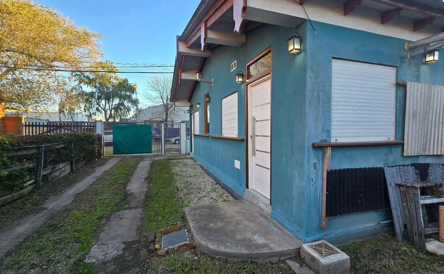 Venta o Permuta Casa Local y Departamento en block 3
