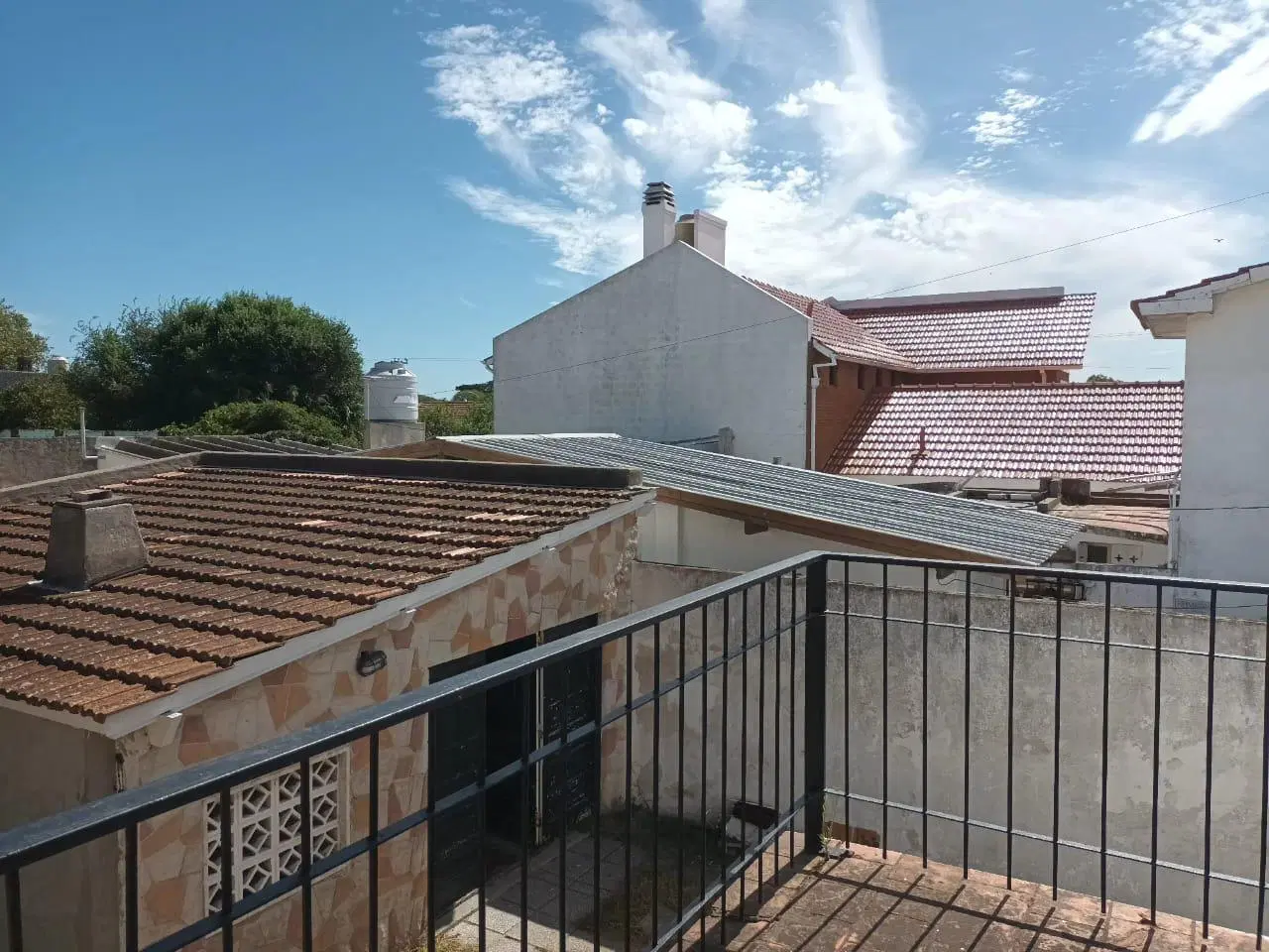 Casa en alquiler 24 meses 4 ambientes a 2 cuadras de la costa 1