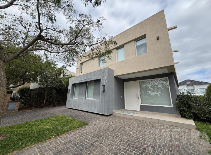 Casa en Venta en Los Lagos Nordelta 2