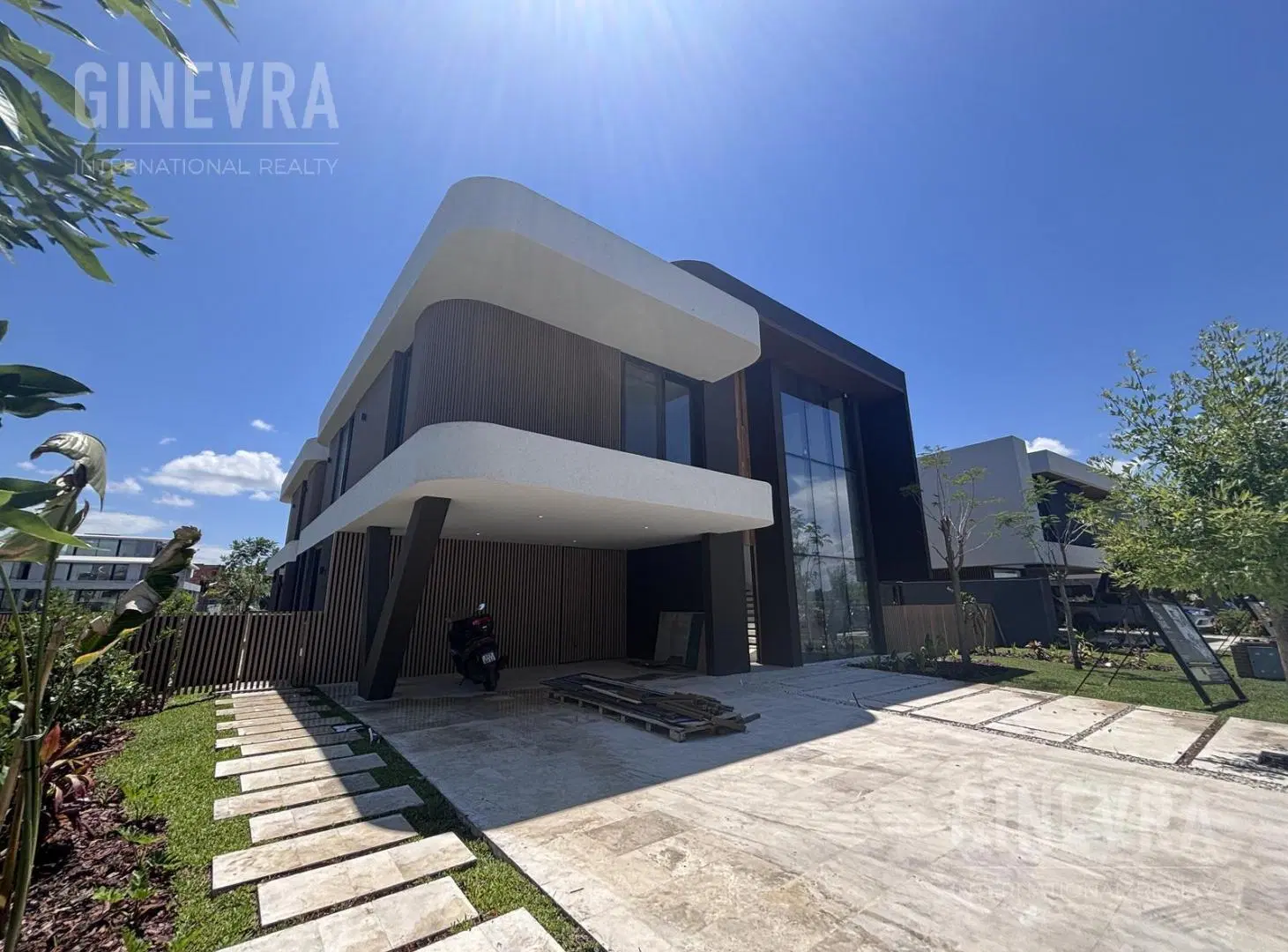 Casa en Venta y Alquiler en El Yacht Nordelta 2
