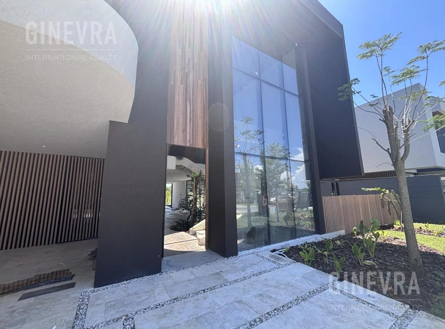 Casa en Venta y Alquiler en El Yacht Nordelta 4