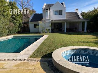Hermosa casa en venta y en alquiler amoblado en Mayling CC