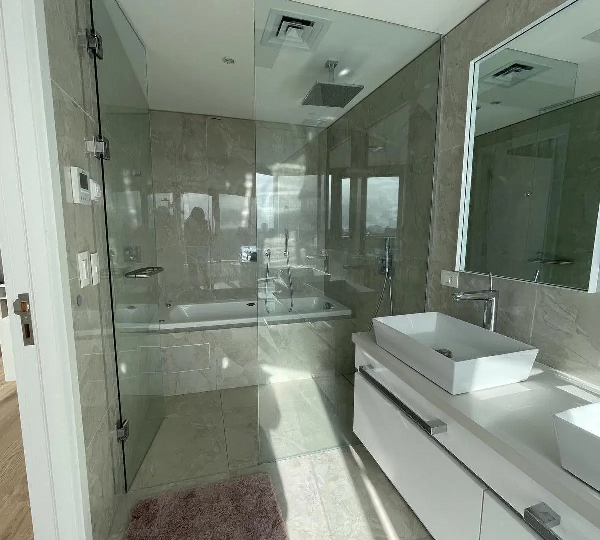Alquiler Temporal y Venta en Trump Tower piso 17 4